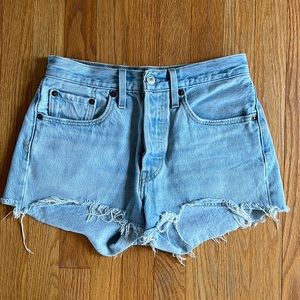 Women’s LEVI’s 501 cut off shorts 100% cotton button fly size 26